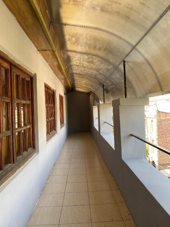 Red Door Lejlighed Tbilisi Eksteriør billede