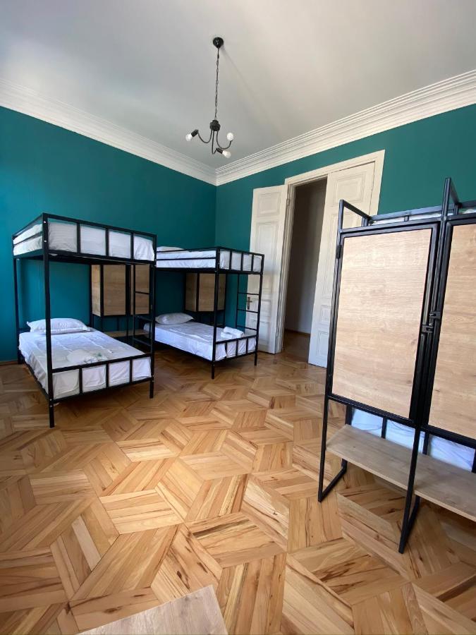 Red Door Lejlighed Tbilisi Eksteriør billede
