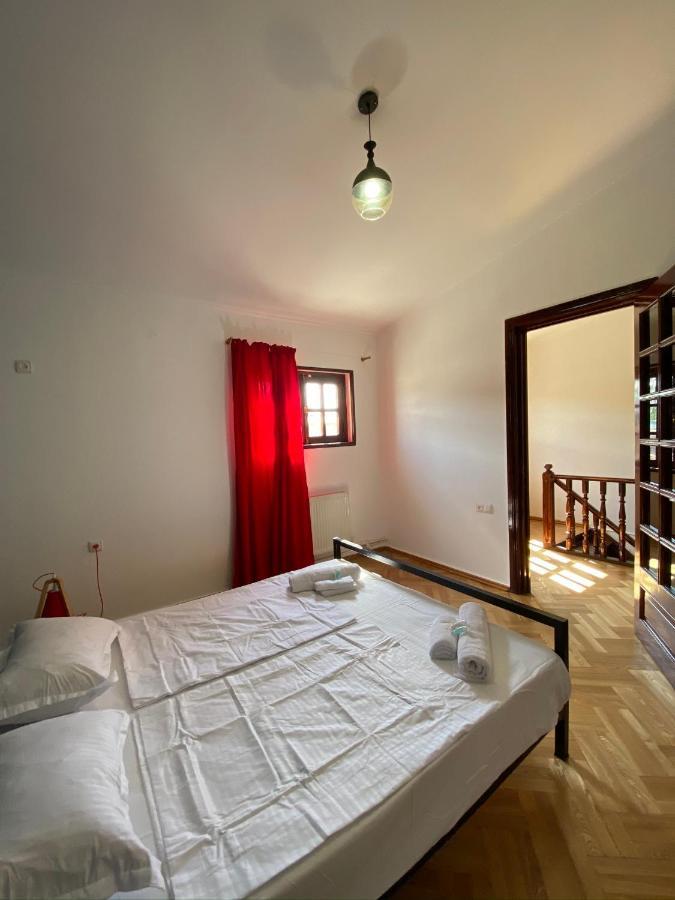 Red Door Lejlighed Tbilisi Eksteriør billede