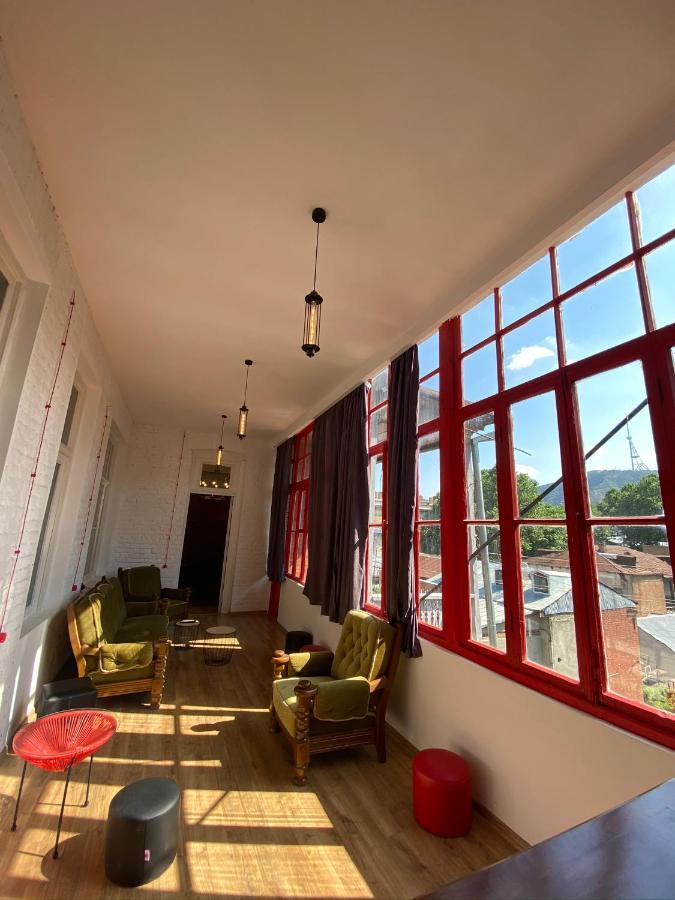 Red Door Lejlighed Tbilisi Eksteriør billede