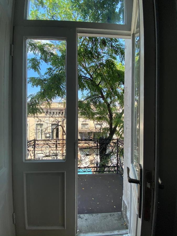 Red Door Lejlighed Tbilisi Eksteriør billede