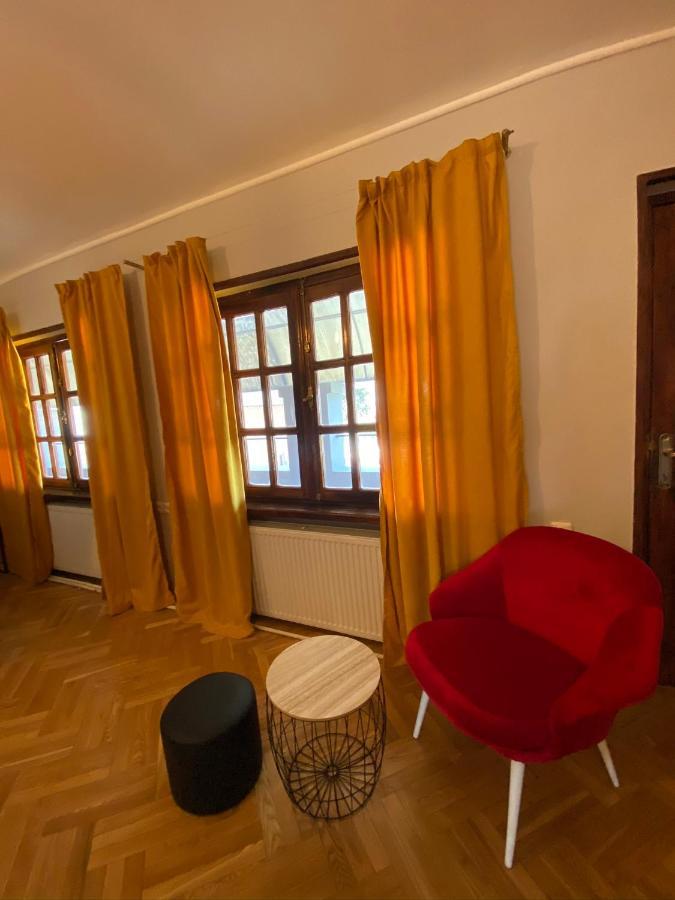 Red Door Lejlighed Tbilisi Eksteriør billede